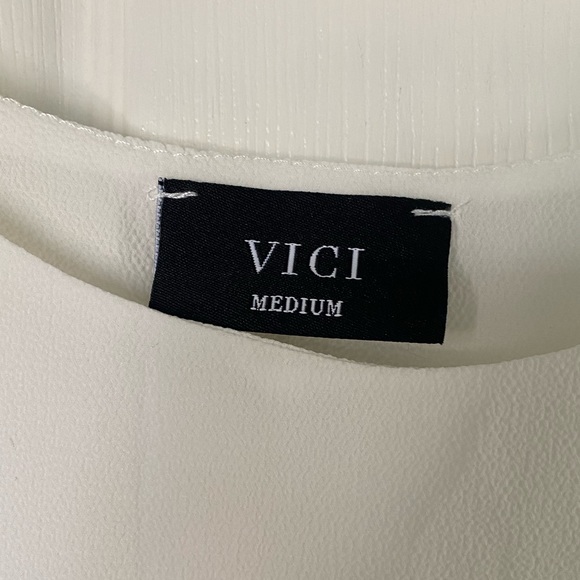 NWOT VICI Happy State Tyche White Top - Picture 3 of 6